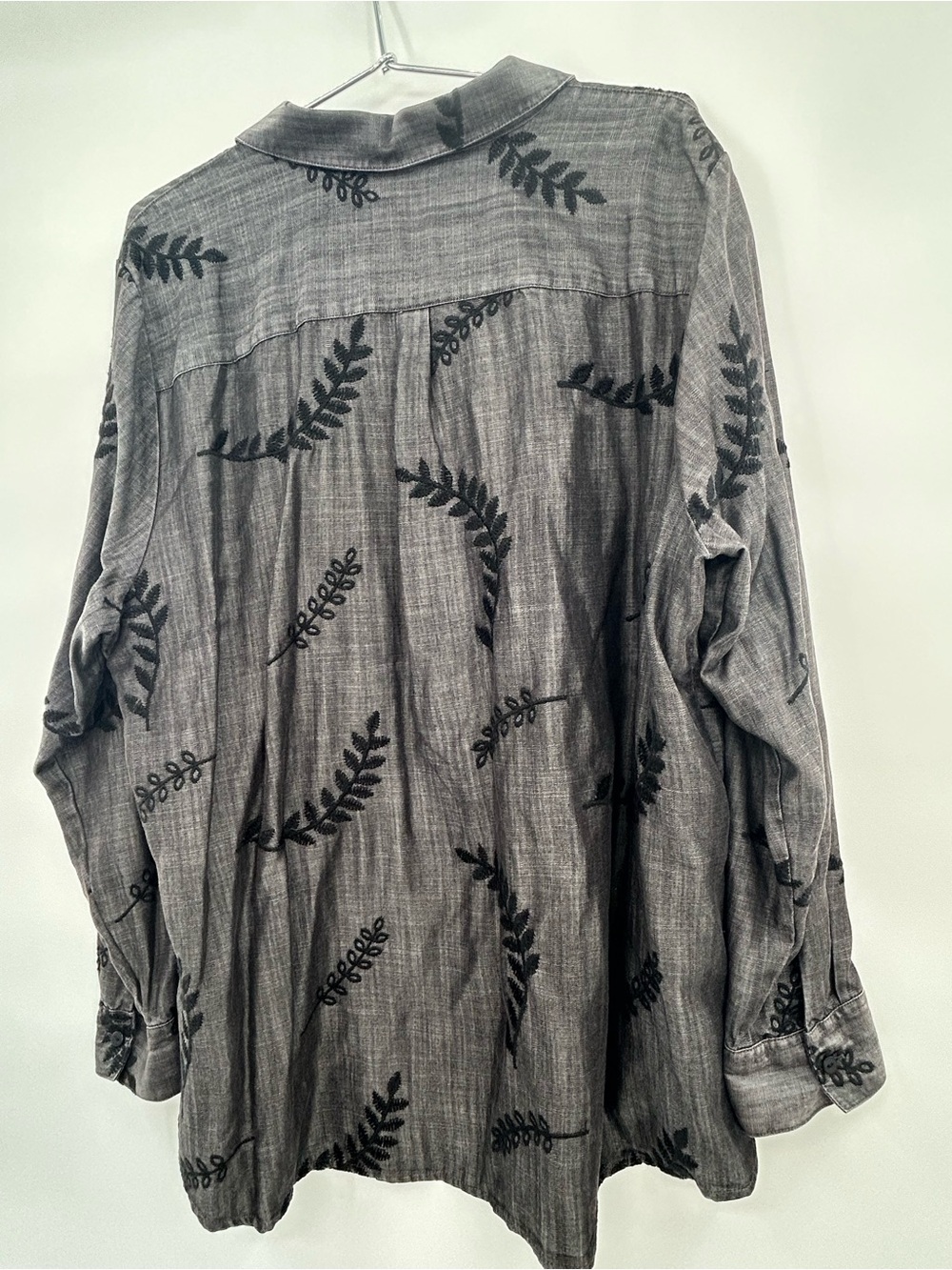 Soft Surroundings Gray Chambray Tunic Black Embroidered Papyrus Leaf 2x - Picture 5 of 10